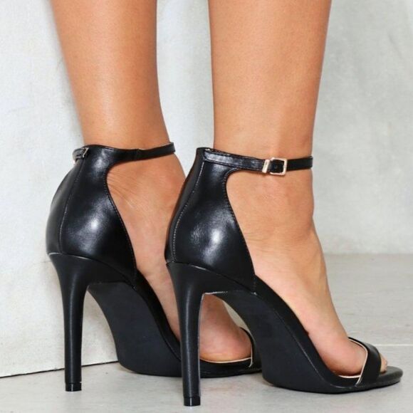 BRAND NEW CHARLOTTE RUSSE FAUX LEATHER OPEN TOE STILETTO HEEL SANDAL - Picture 1 of 12